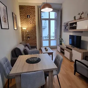 https://rosa-2-bedrooms-in-city-center.hotelsinnerja.org